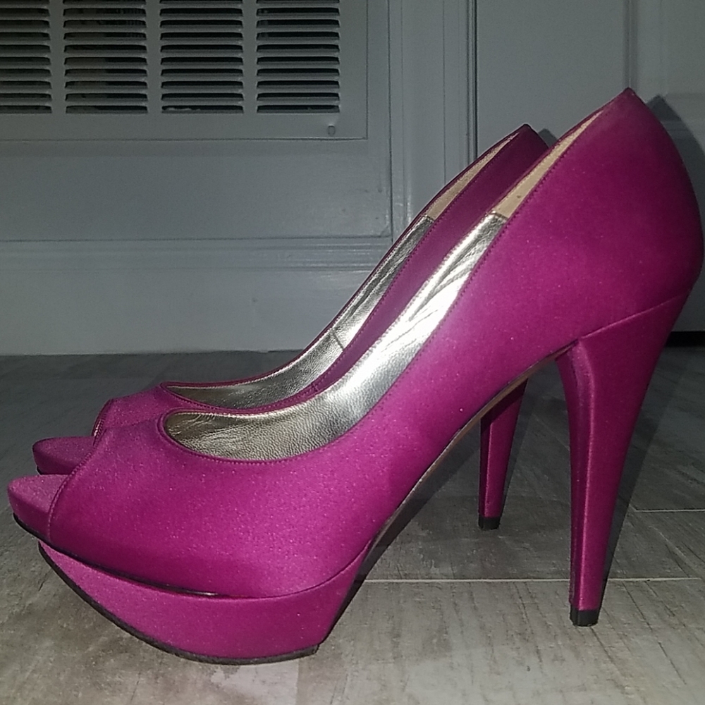 Pumps Muave in color